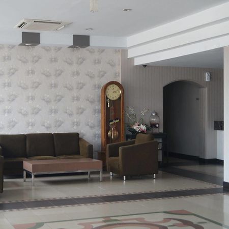 Surya Hotel Duri Bagian luar foto